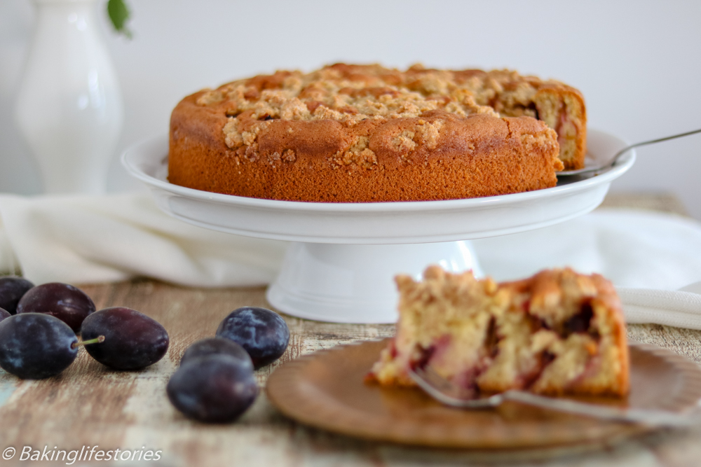 Blitzschneller Zwetschgen-Streuselkuchen - BakingLifeStories