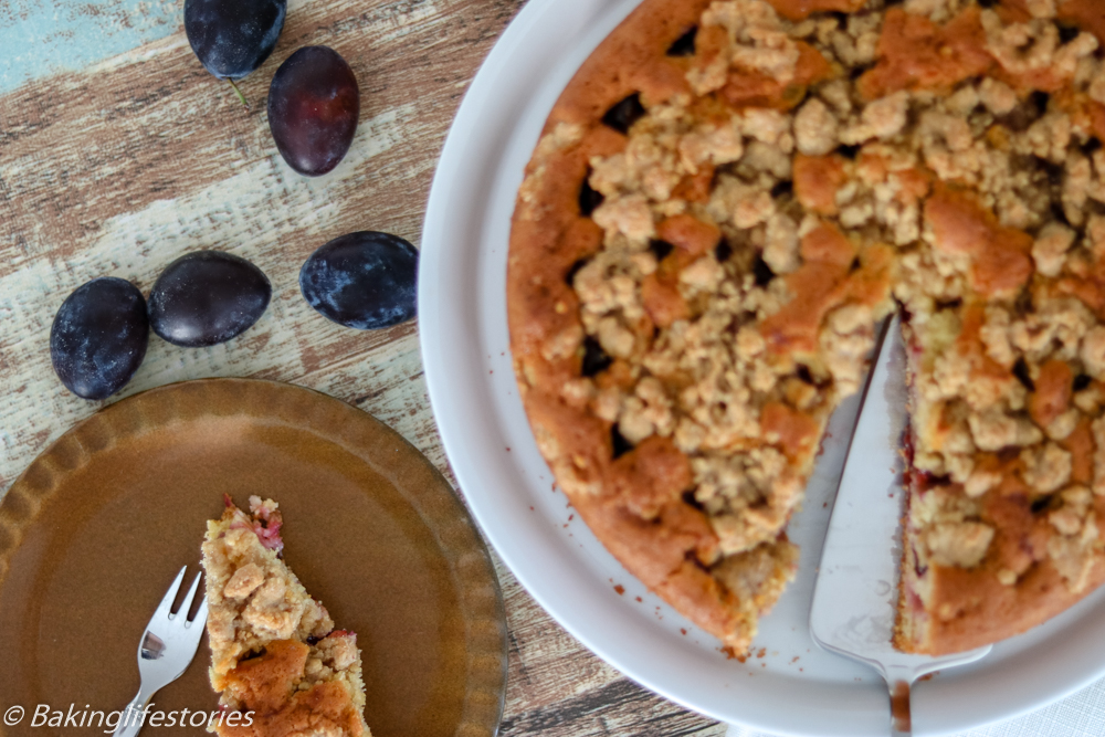 Blitzschneller Zwetschgen-Streuselkuchen - BakingLifeStories