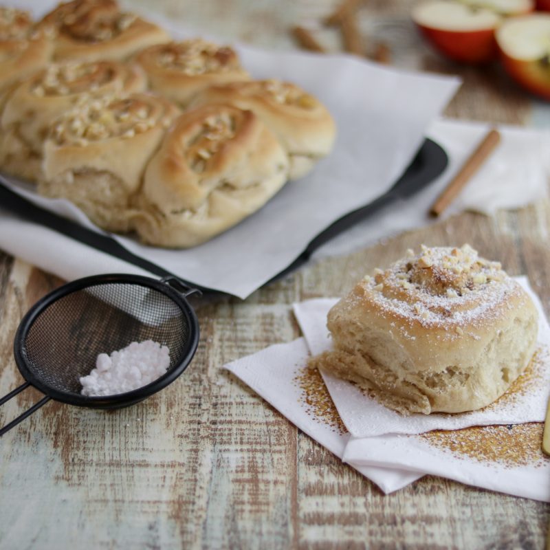 Vegane Apfel-Zimt Schnecken - BakingLifeStories