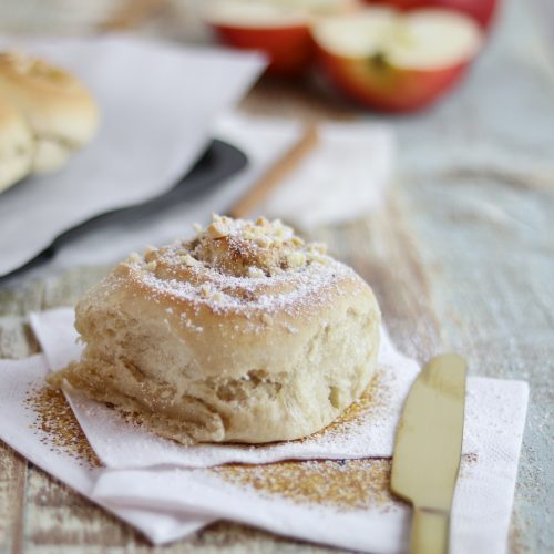 Vegane Apfel-Zimt Schnecken - BakingLifeStories