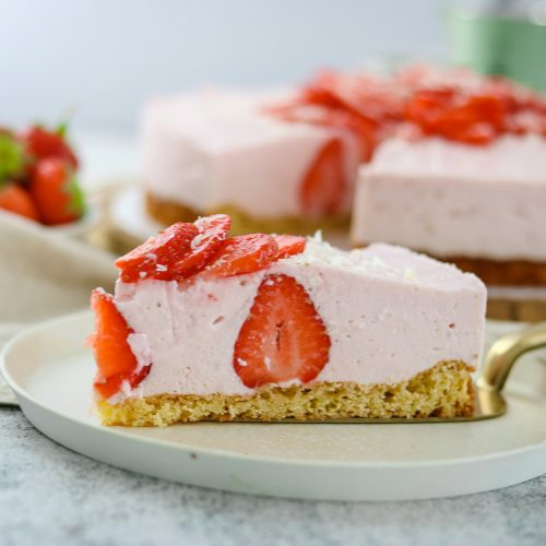 Erdbeer-Buttermilch Torte - BakingLifeStories