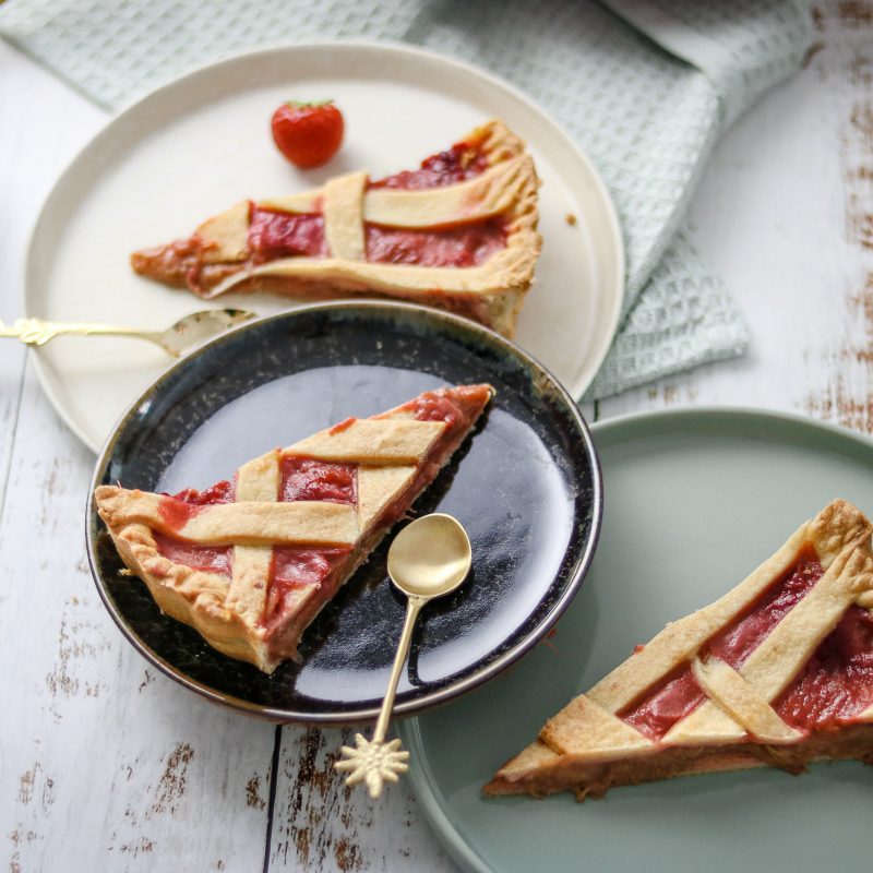 Erdbeer-Rhabarber Tarte - BakingLifeStories