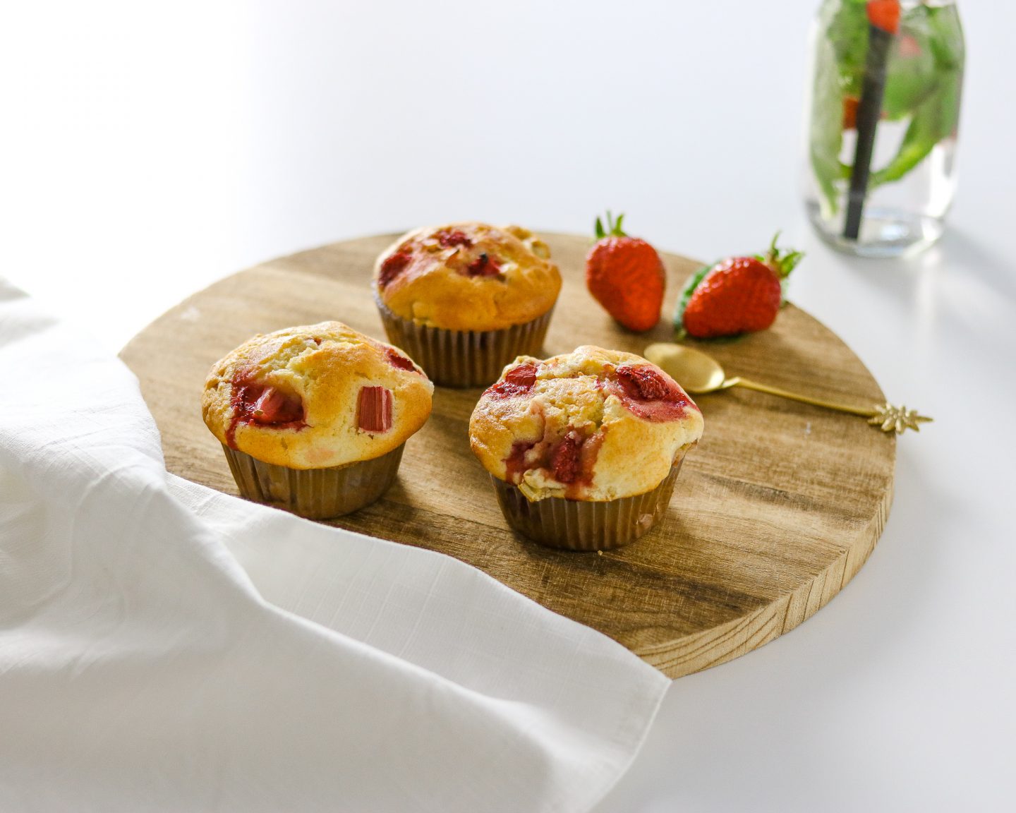 Rhabarber-Erdbeer-Muffins-Bakinglifestories.com
