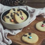 Vegane Weihnachtsplätzchen: Rentier-Cookies vegan
